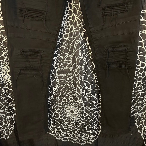 Bleecker and Mercer Distressed Jeans - Picture 4 of 8